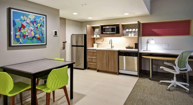 Двухместный люкс Home2 Suites By Hilton Frankfort