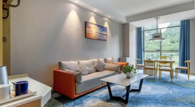 Люкс Executive Kyriad Marvelous Hotel Hezhou Wanda Plaza