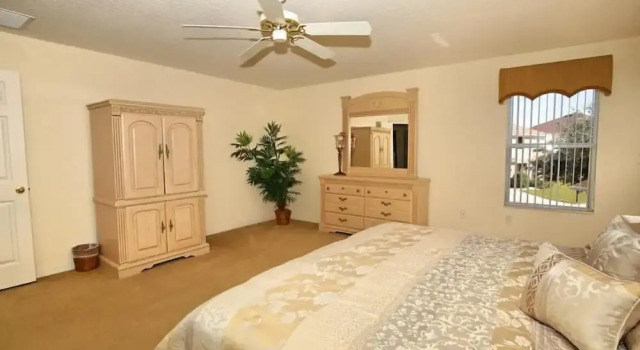 103bll Fantastic 4 bed With Games Room, Забронировать Дом для отпуска Отели Lakeland - Winter Haven с парковкой, Парковка