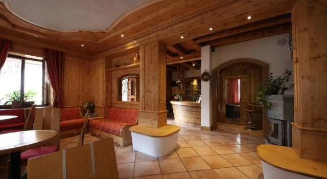 Albergo Centrale Forni