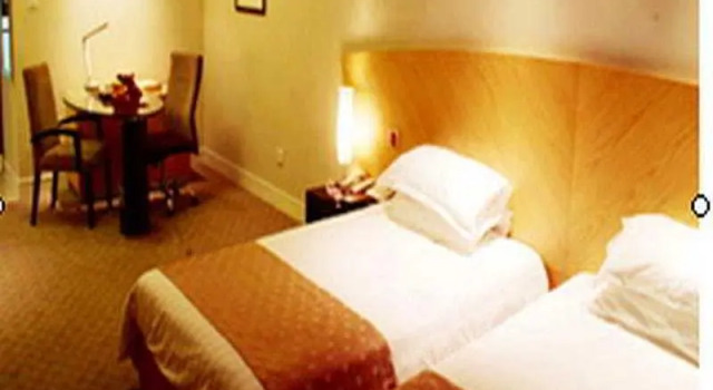Riverfront Business Hotel, Varaa Hotelli Shanghai Shanghai
