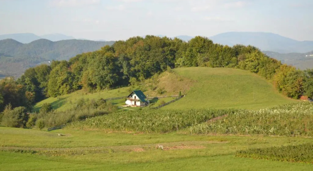Коттедж с балконом и с красивым видом из окна Bosnian Country House Visoko