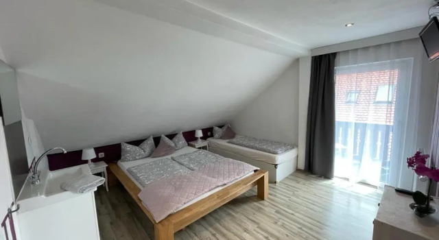 Апартаменты с 2 комнатами с балконом LA Boutique House