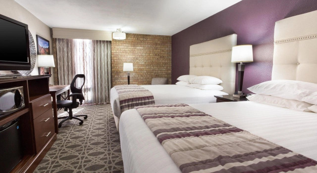 McAllen Plaza Hotel & Suites