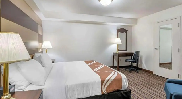 Шестиместный люкс Quality Inn Central Roseburg