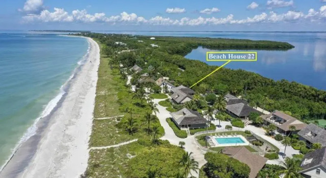 Коттедж с 2 комнатами South Seas Beach House 22