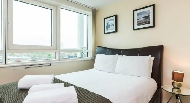 Luxury Modern 2BD Flat in Centre