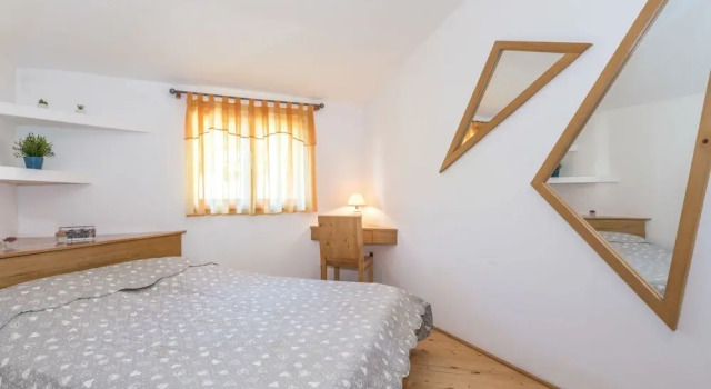 Cetina Rebi i in Rebi i, Rezervovat Hotel Hotely v Hreljići s parkováním, Parkování