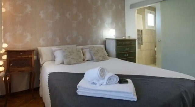 Shikara Be my Guest Castelldefles, Varaa Matkakoti Gava Baix Llobregat