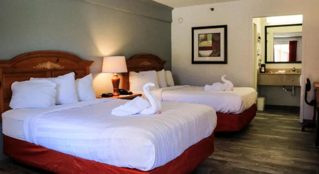 Четырёхместный номер Standard Suite Dreams Hotel