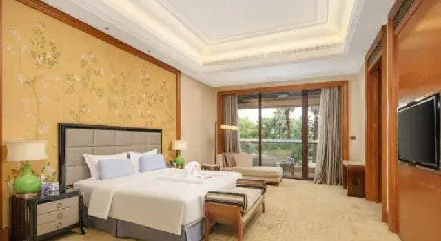 Семейный люкс с балконом East Tai Lake Grand Hotel