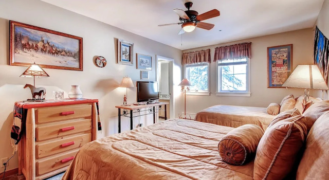 Centennial 2 Bedroom Condo Unit no. 13ab, Забронировать Апартаменты/квартира Апартаменты Бивер-Крик, рядом с Гонконгский Диснейленд, Апартаменты/квартира