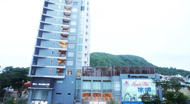 Номер Deluxe Petro Hotel