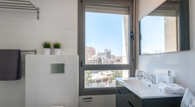 Апартаменты Best Location New Apt Full Amenities