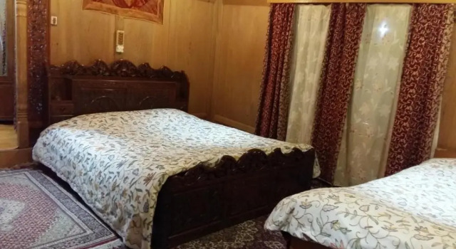 Houseboat Moon of Kashmir, Забронировать Отель Сринагар Jammu & Kashmir Ski