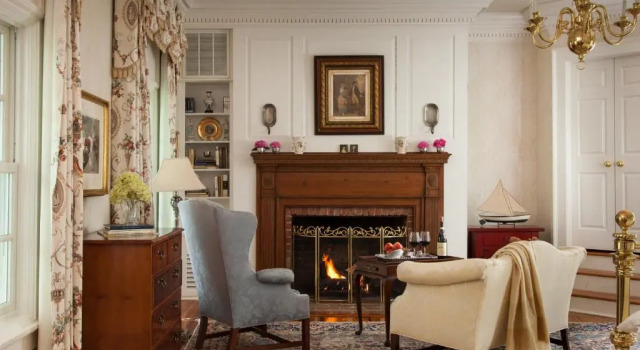 Люкс Deluxe Inn at Warner Hall