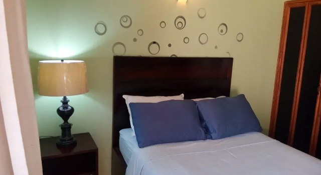 Hylton's 21 Vacation Townhouse, Rezerwuj Hotel Hotele 4-gwiazdkowe w Kingston, 4*