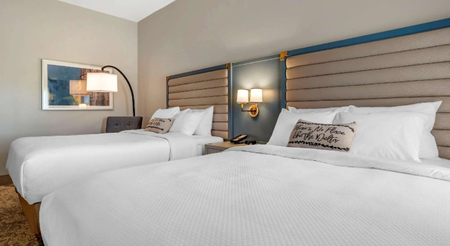 Четырёхместный номер Standard Lyric Hotel West End, Trademark Collection by Wyndham