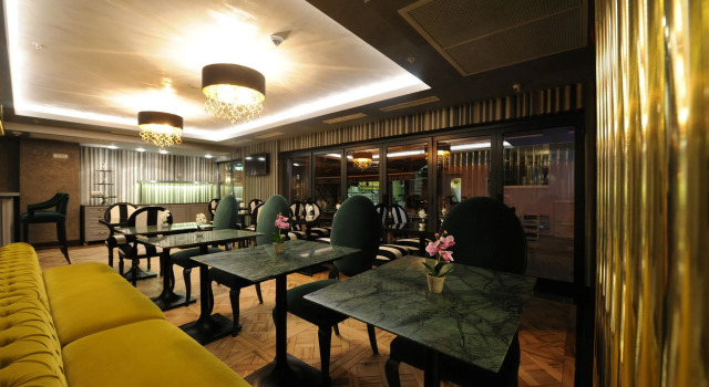 Le Petit Palace Hotel