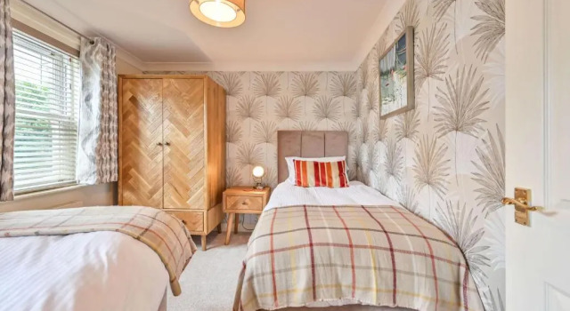 Lisburne Place - Luxury Three Bedroom Town House, Забронировать Отель Отели Торки 5 звезд, рядом с Beacon Cove, 5*