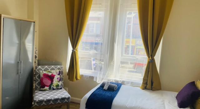 Alphastudio-leeds-walk 2-city-centre-freepark-wifi, Varaa Huoneisto Asunnot kohteessa Merseyside, Huoneisto
