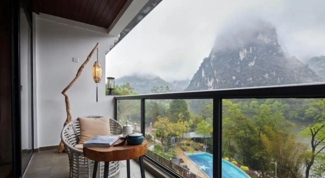 Двухместный номер Standard с балконом и с видом на реку Li River Resort