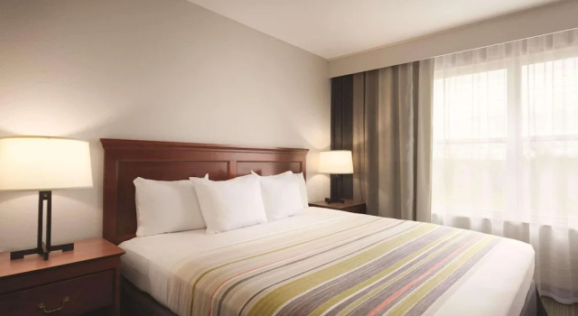 Двухместный номер Standard Country Inn & Suites by Radisson, Bentonville South - Rogers, AR