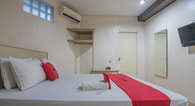 Номер Standard RedDoorz plus near Museum Geologi Bandung