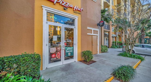 2BR Fireworks View With Pool Spa 5 Minutes to Disney, Rezerwuj Ośrodek wypoczynkowy Kissimmee Kissimmee