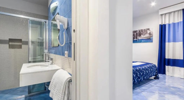 Двухместный номер Comfort с балконом Hotel Metropole