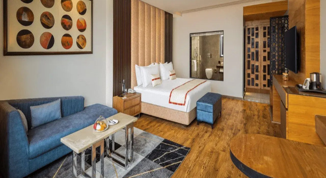Justa Cliffend Resort & Spa, Mashobra