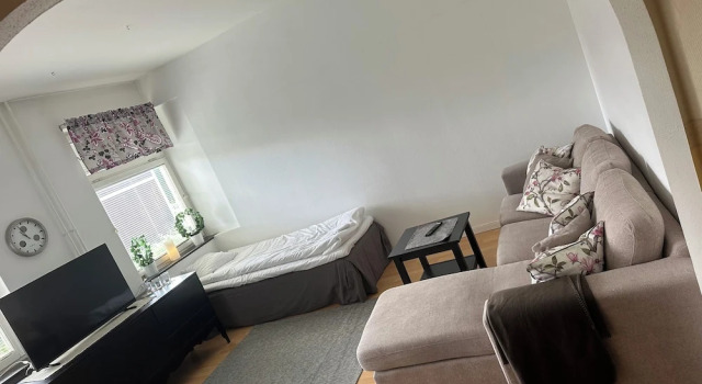 Byvägen 30 Bed & Breakfast, Rezerwuj Hotel Hotele w Svealand z parkingiem, Parking