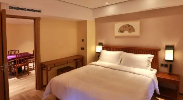 Люкс Deluxe The Serene House (Zhengzhou CBD Convention & Exhibition Center Weilai North Road)