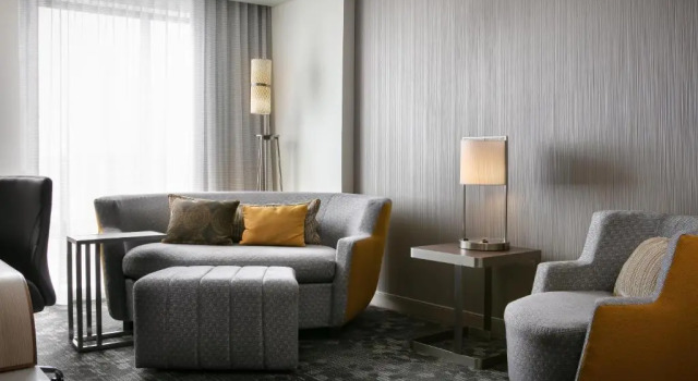Люкс Courtyard by Marriott Albion