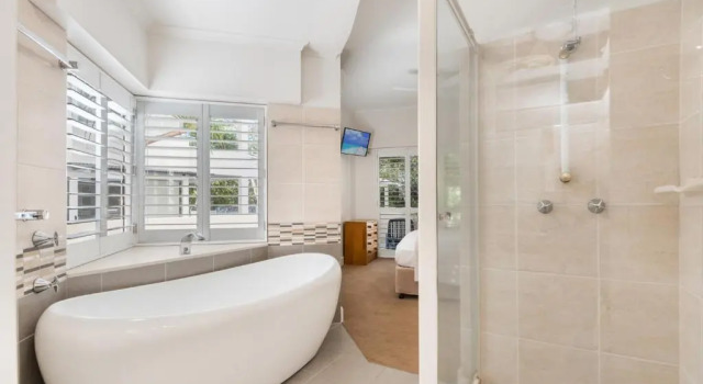 Апартаменты Цокольный этаж с 2 комнатами Mirra Chana Beachfront Apartments Mooloolaba