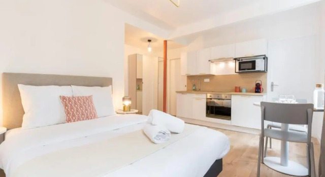 Lille Sébastopol - Nice fully equipped studio for 2 people, Rezervovat Hotel Hotely v Wazemmes s parkováním, Parkování
