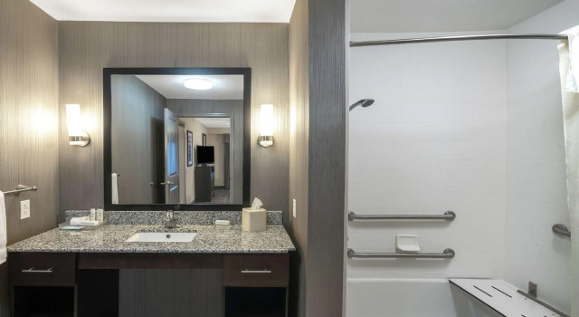 Четырёхместный люкс Homewood Suites by Hilton Huntsville-Downtown
