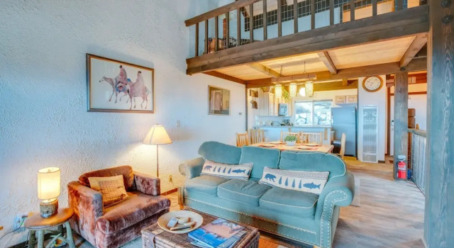 Апартаменты с 2 комнатами с балконом 1 Mi to Stagecoach Lift! Homey Tahoe Townhome