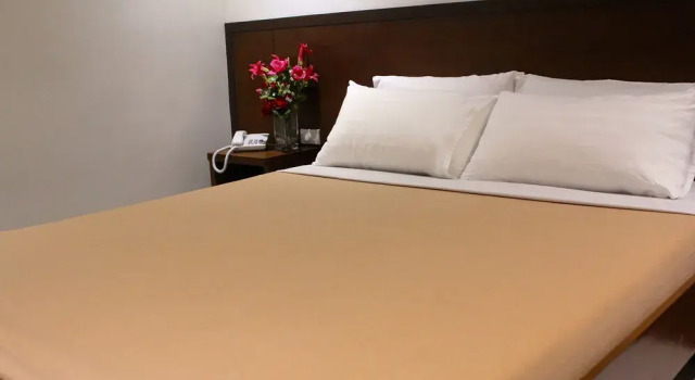OYO 125 West Makati Hotel, Забронировать Отель Макати 
