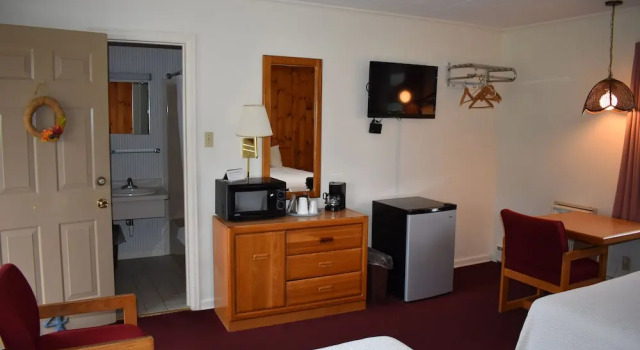 Country Club Motel, Book Motel  