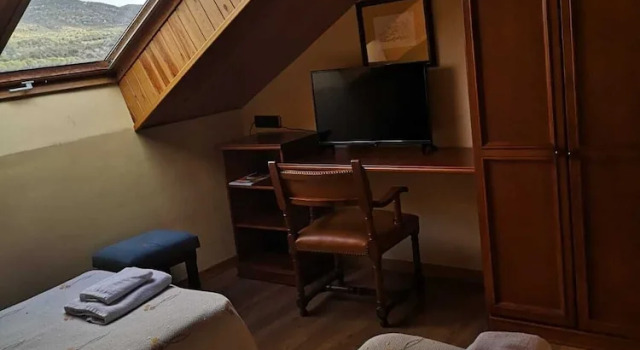 Hotel Las Acacias, Prenota Hotel El Grado Somontano
