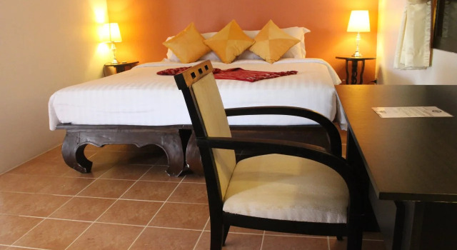 The Passport Restaurant & Hotel, Забронировать Отель Так провинция Так