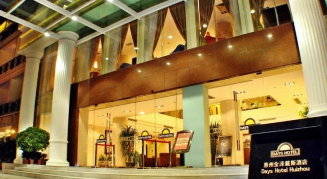 Gold Lake Hotel, Rezerwuj Hotel Hotele 4-gwiazdkowe w Guangdong, 4*