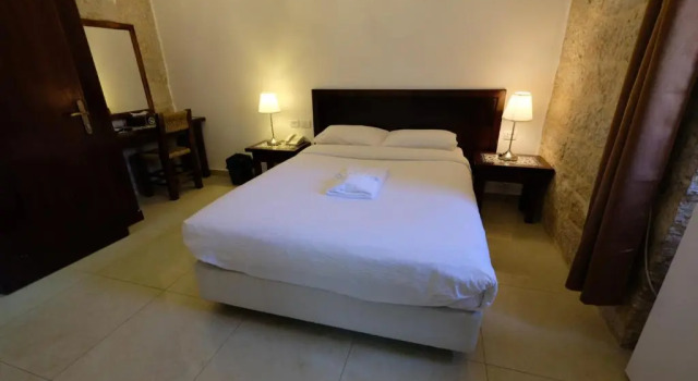 Номер Standard St. George’s Cathedral Pilgrim Guesthouse   Jerusalem