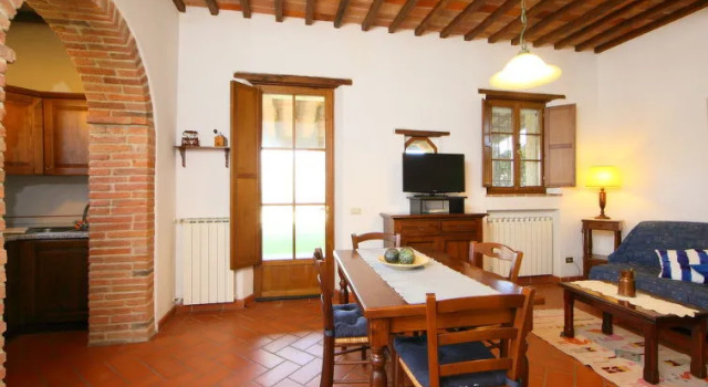 Locazione Turistica Fienile, Book Apartment Rapolano Terme Crete Senesi