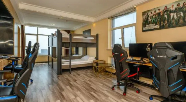 Кровать в общем номере с видом на море Teamwork e-sports Apartment (Qingdao May Fourth Square Branch)