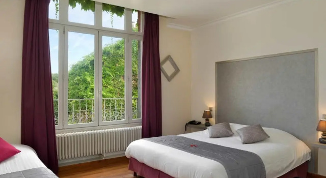 Номер Superior Logis Hôtel Restaurant lEcu de France