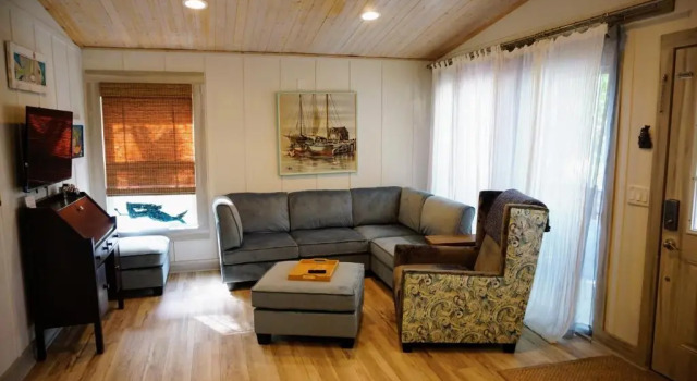 Коттедж Anna Maria Island Tree House Pet Friendly