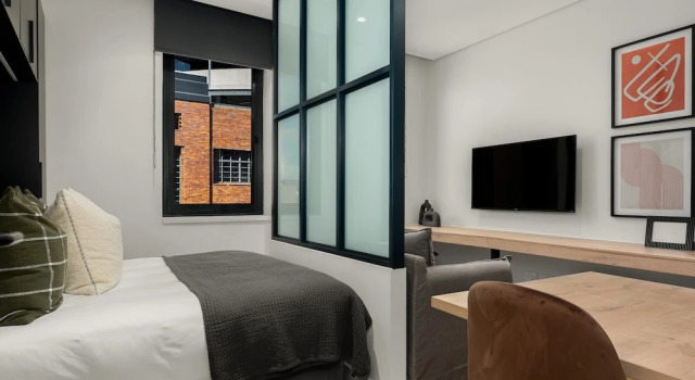 Студия Grand с балконом The Carrington Aparthotel by Totalstay