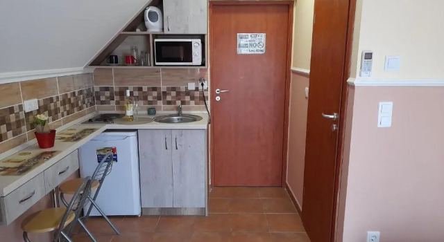 Апартаменты с балконом Andrea Apartman